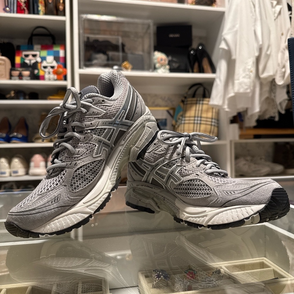 Asics Womens size 9 New never worn
